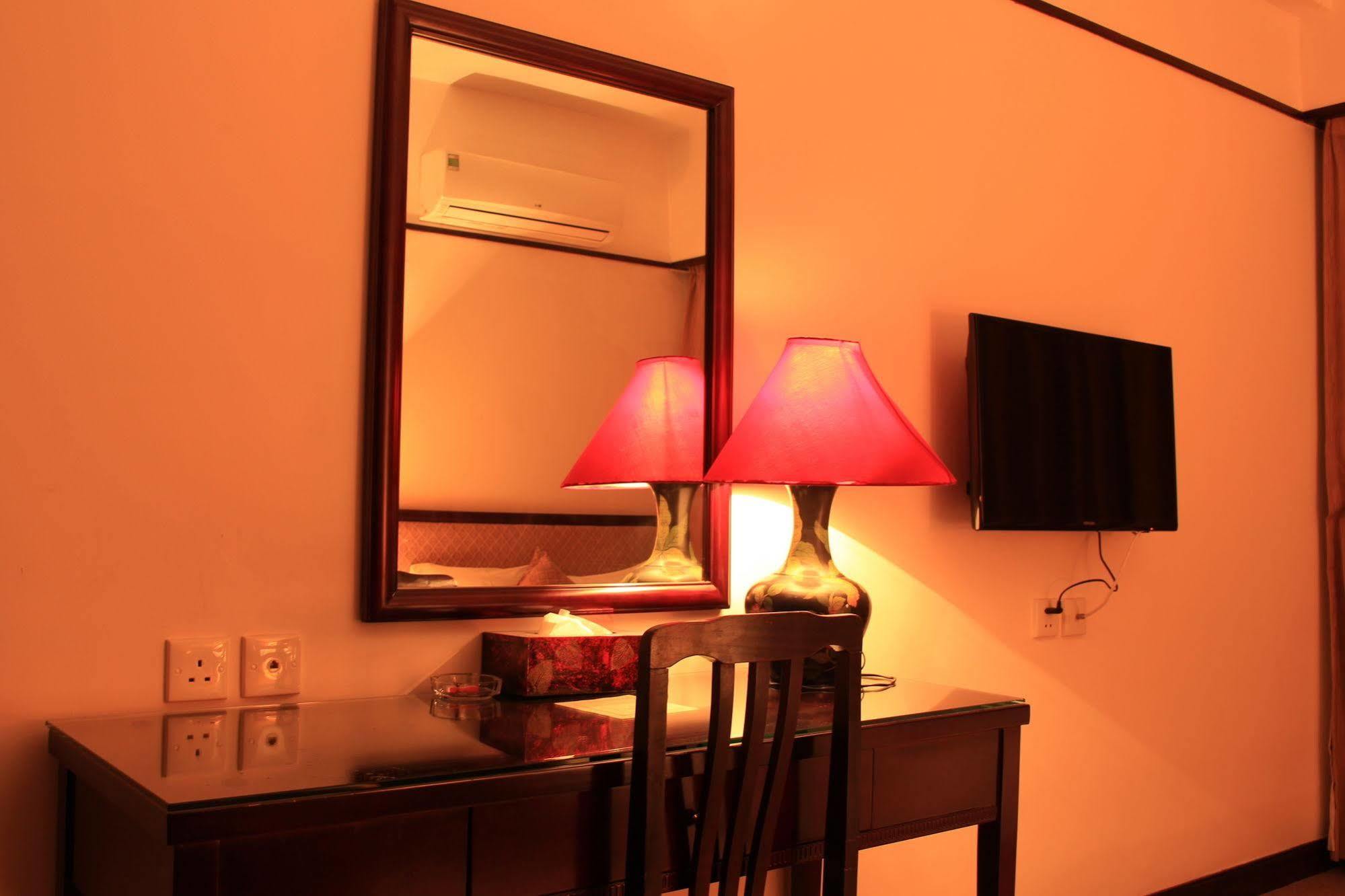 Capital Garden Hotel Hanoi Buitenkant foto