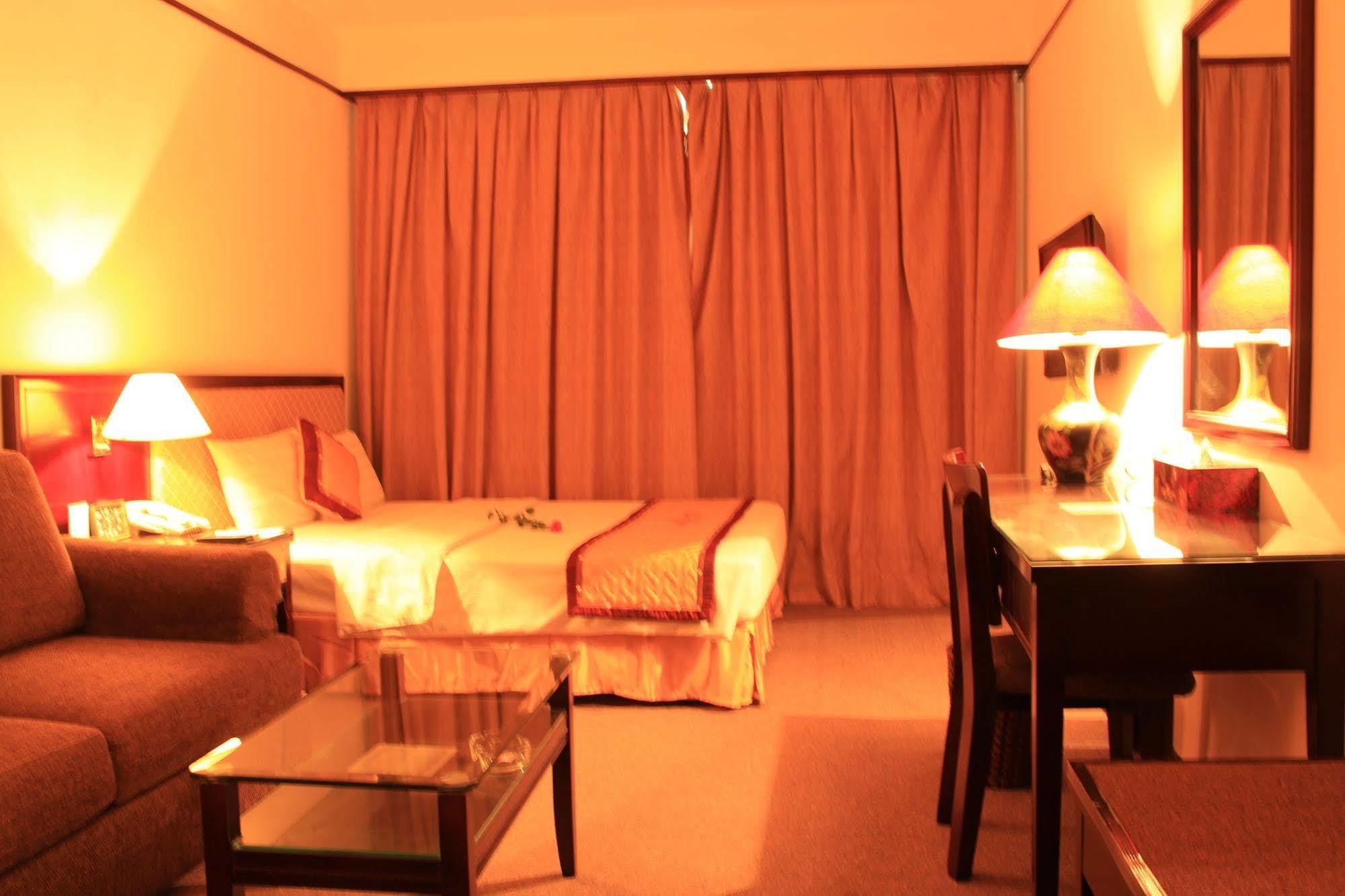 Capital Garden Hotel Hanoi Buitenkant foto