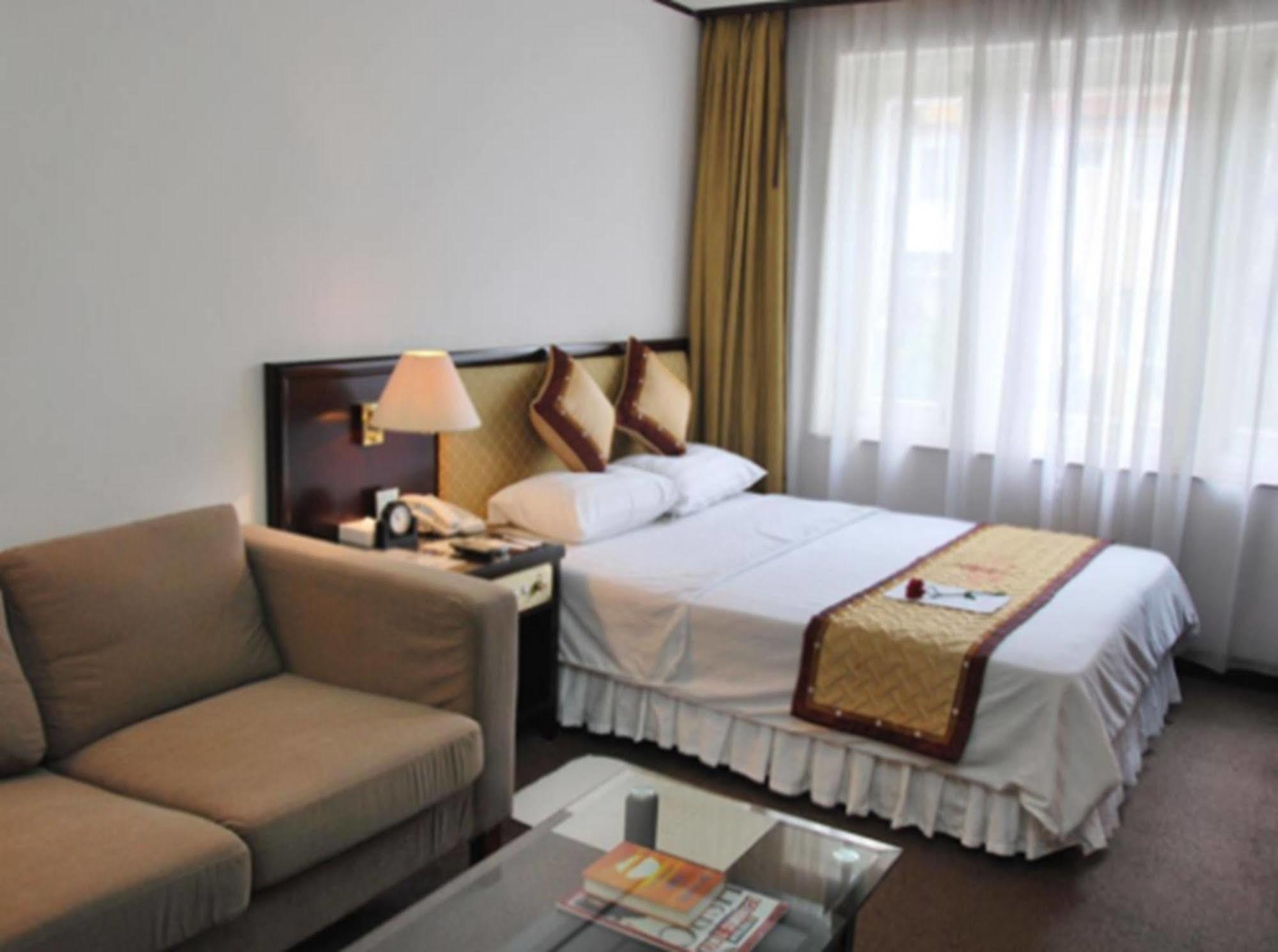 Capital Garden Hotel Hanoi Buitenkant foto