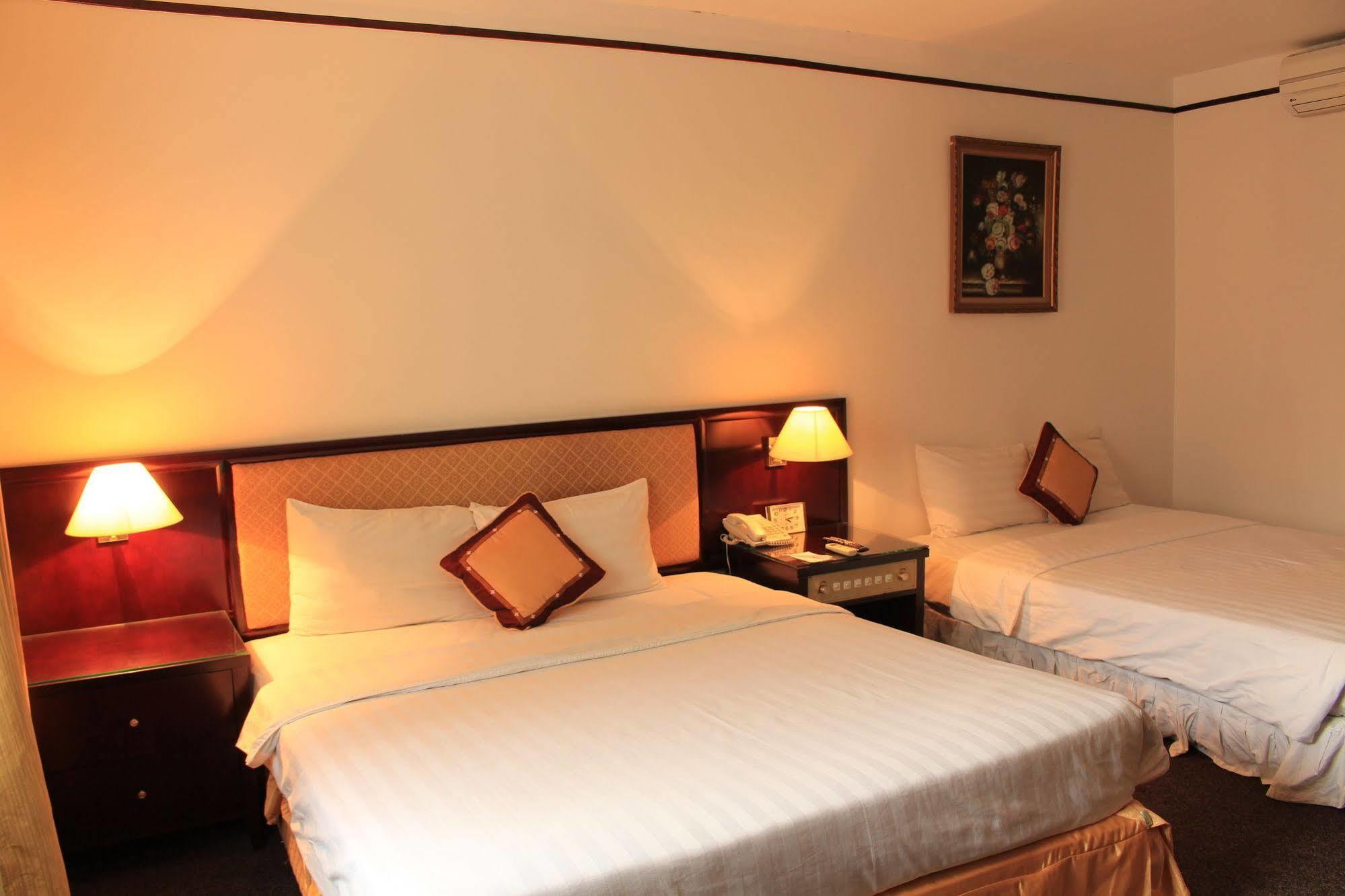 Capital Garden Hotel Hanoi Buitenkant foto