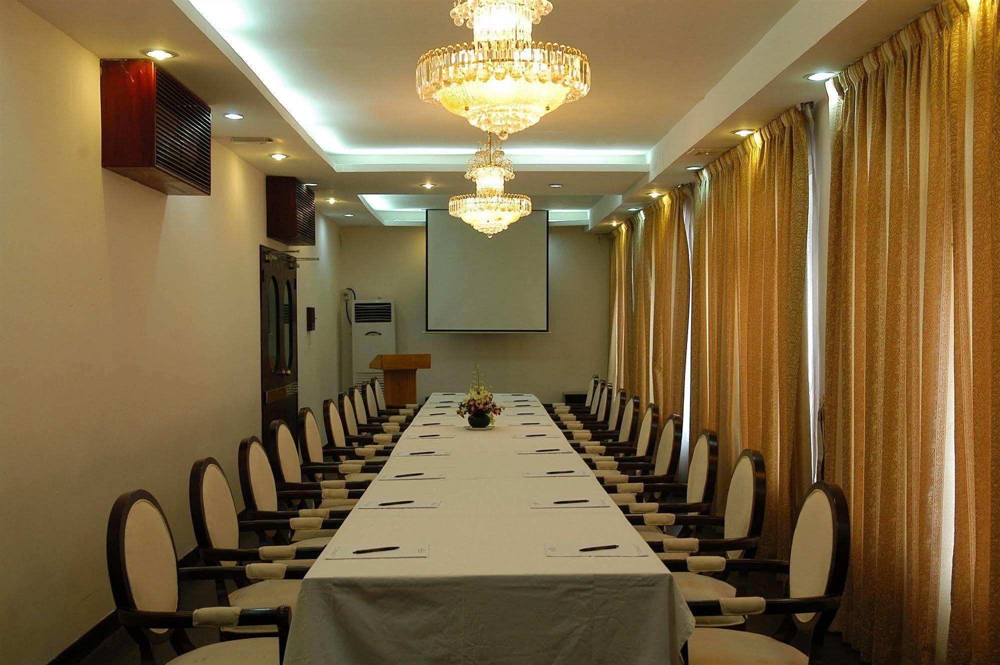 Capital Garden Hotel Hanoi Buitenkant foto