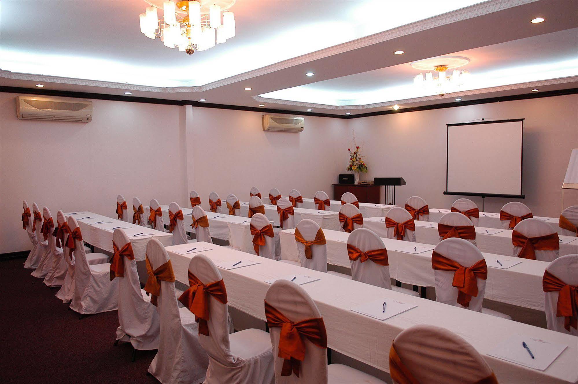 Capital Garden Hotel Hanoi Buitenkant foto